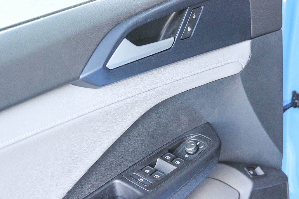 2024 Volkswagen Taos SE 23