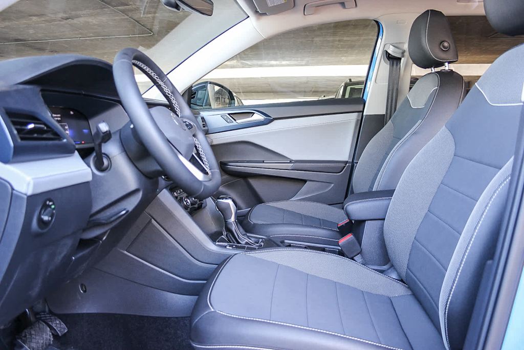 2024 Volkswagen Taos SE 10