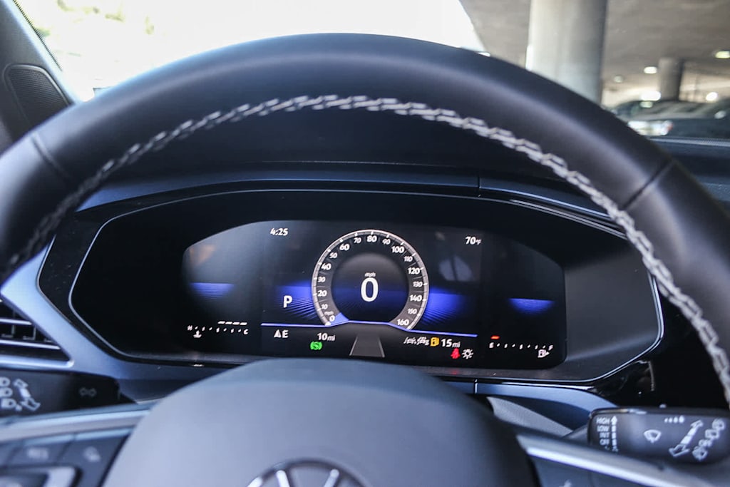 2024 Volkswagen Taos SE 14
