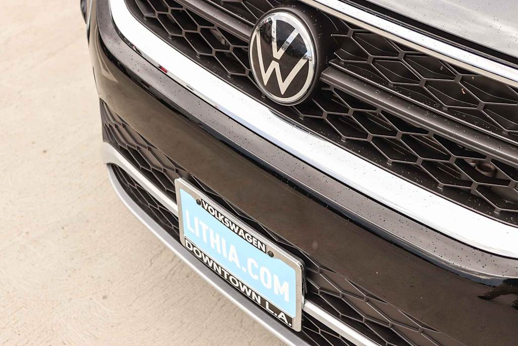 Thumbnail: 2023 Volkswagen Taos - 6