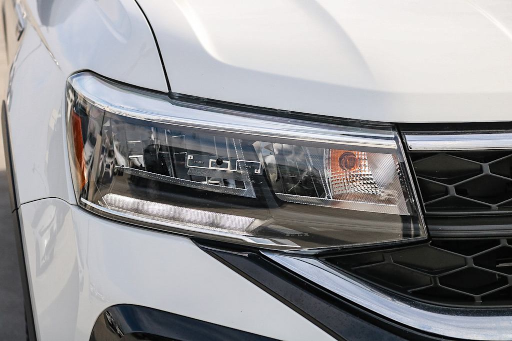 Thumbnail: 2023 Volkswagen Taos - 19