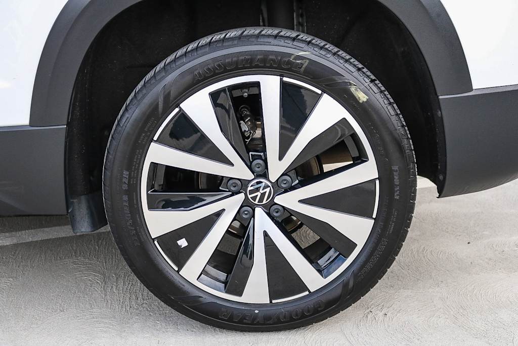 Thumbnail: 2023 Volkswagen Taos - 7