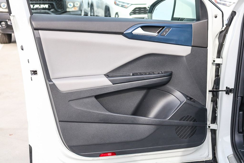 Thumbnail: 2023 Volkswagen Taos - 25