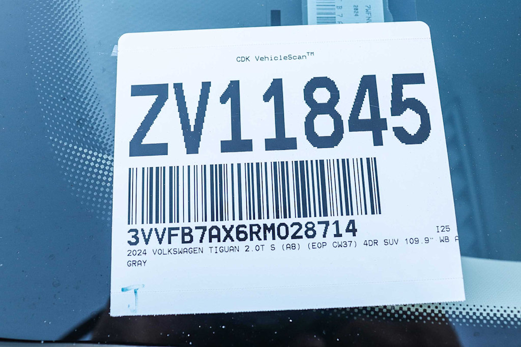 Thumbnail: 2024 Volkswagen Tiguan - 16