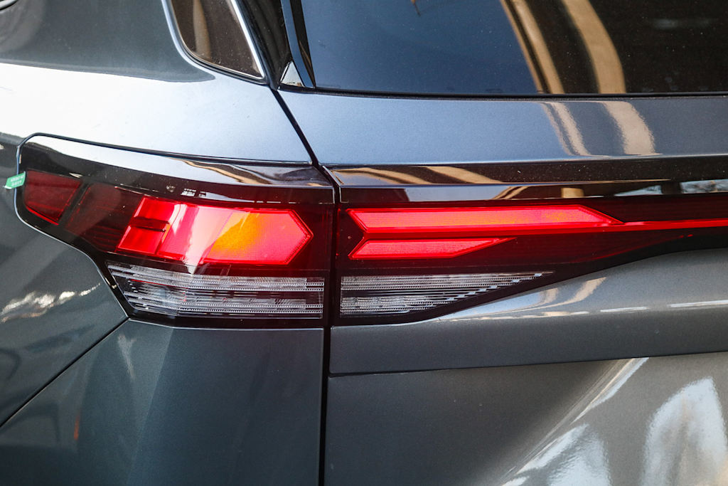 Thumbnail: 2025 Volkswagen Tiguan - 19