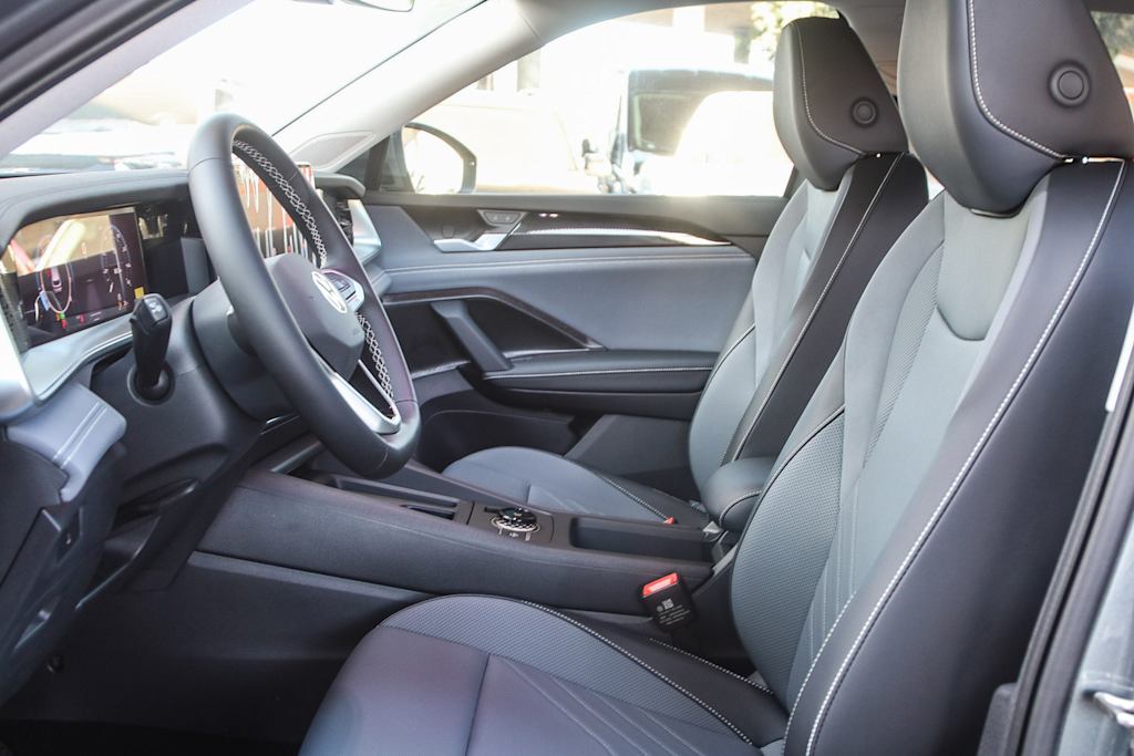 Thumbnail: 2025 Volkswagen Tiguan - 11