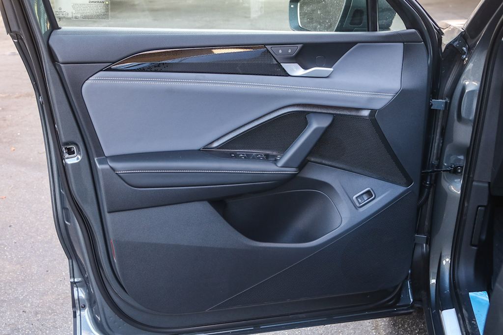 Thumbnail: 2025 Volkswagen Tiguan - 24