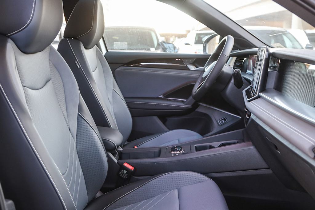 Thumbnail: 2025 Volkswagen Tiguan - 10