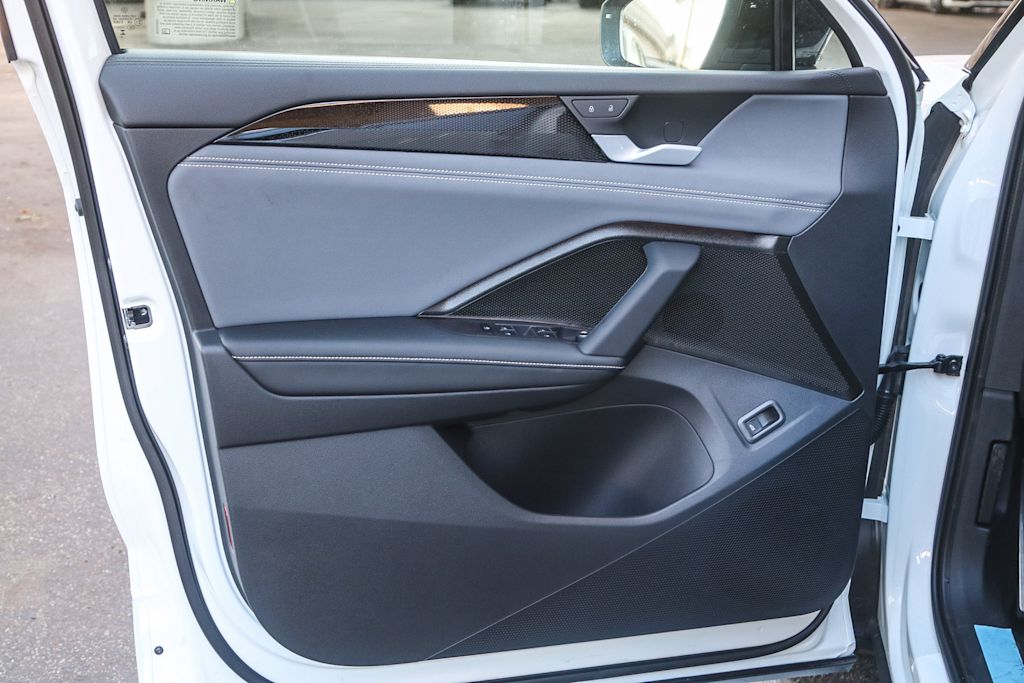 Thumbnail: 2025 Volkswagen Tiguan - 24