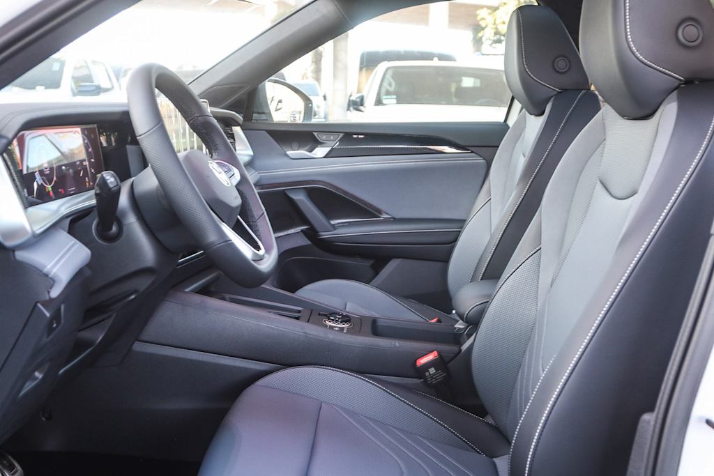 Thumbnail: 2025 Volkswagen Tiguan - 11