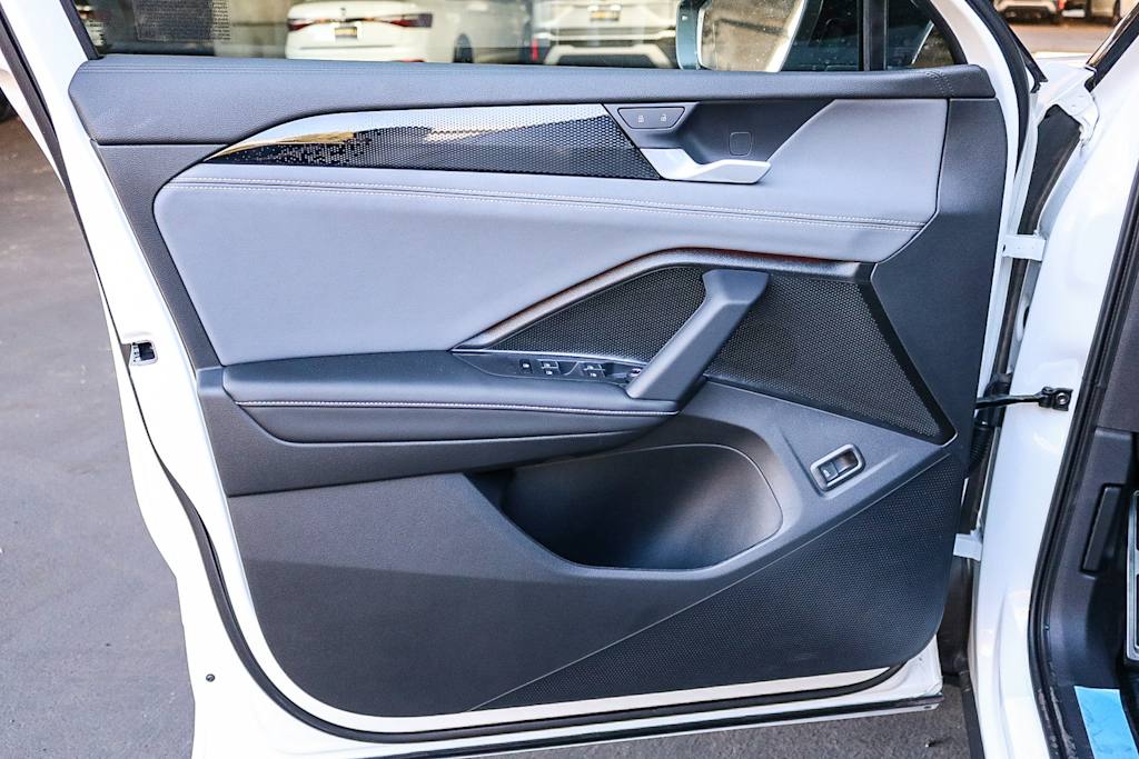 Thumbnail: 2025 Volkswagen Tiguan - 21