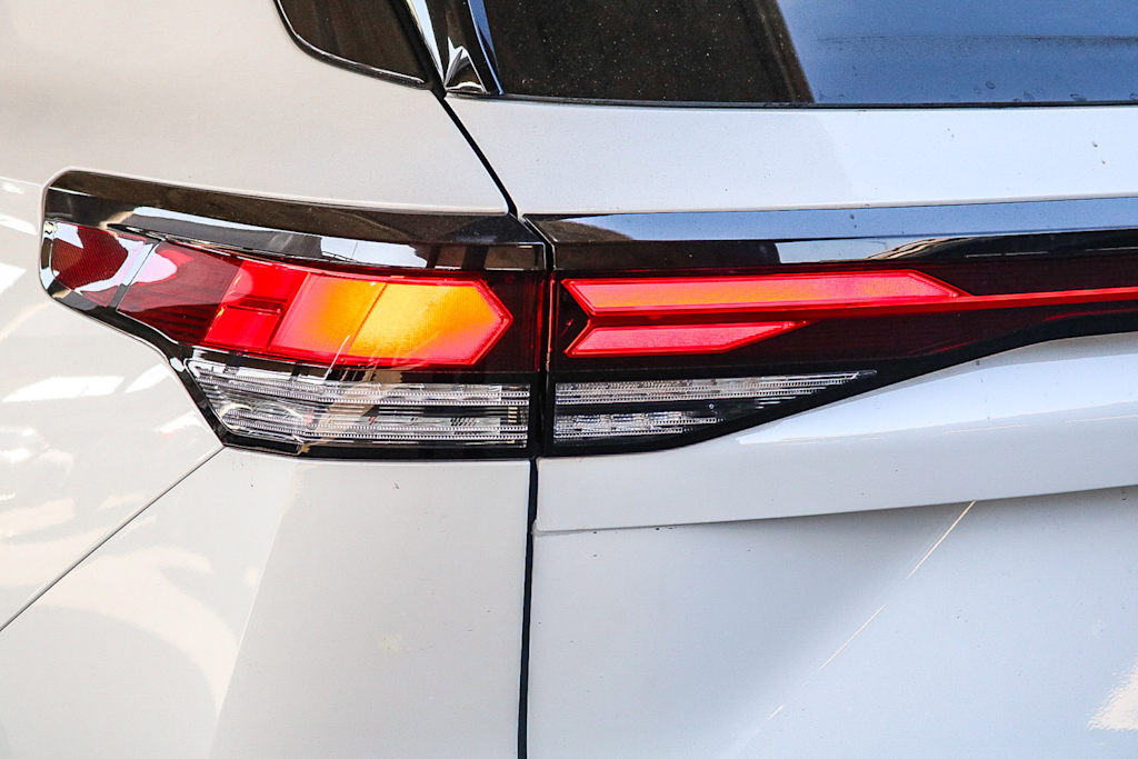 Thumbnail: 2025 Volkswagen Tiguan - 17