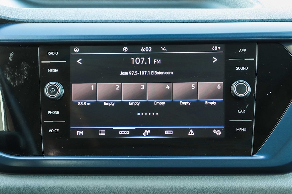 Thumbnail: 2022 Volkswagen Taos - 13