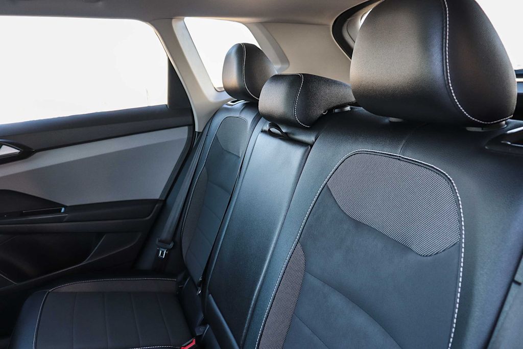 Thumbnail: 2022 Volkswagen Taos - 11