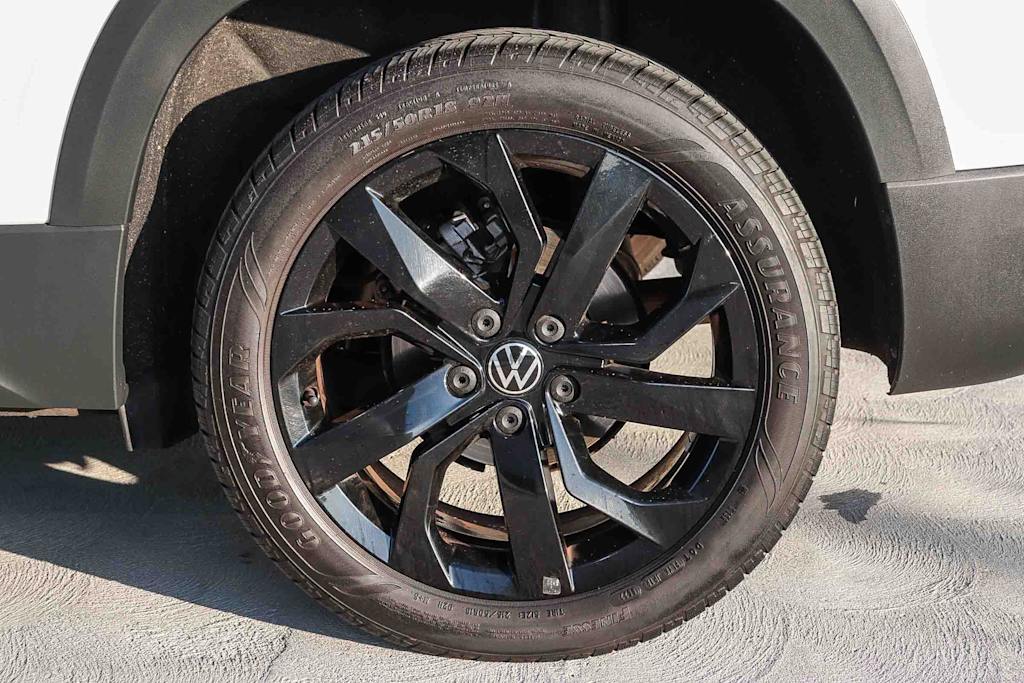 Thumbnail: 2022 Volkswagen Taos - 6