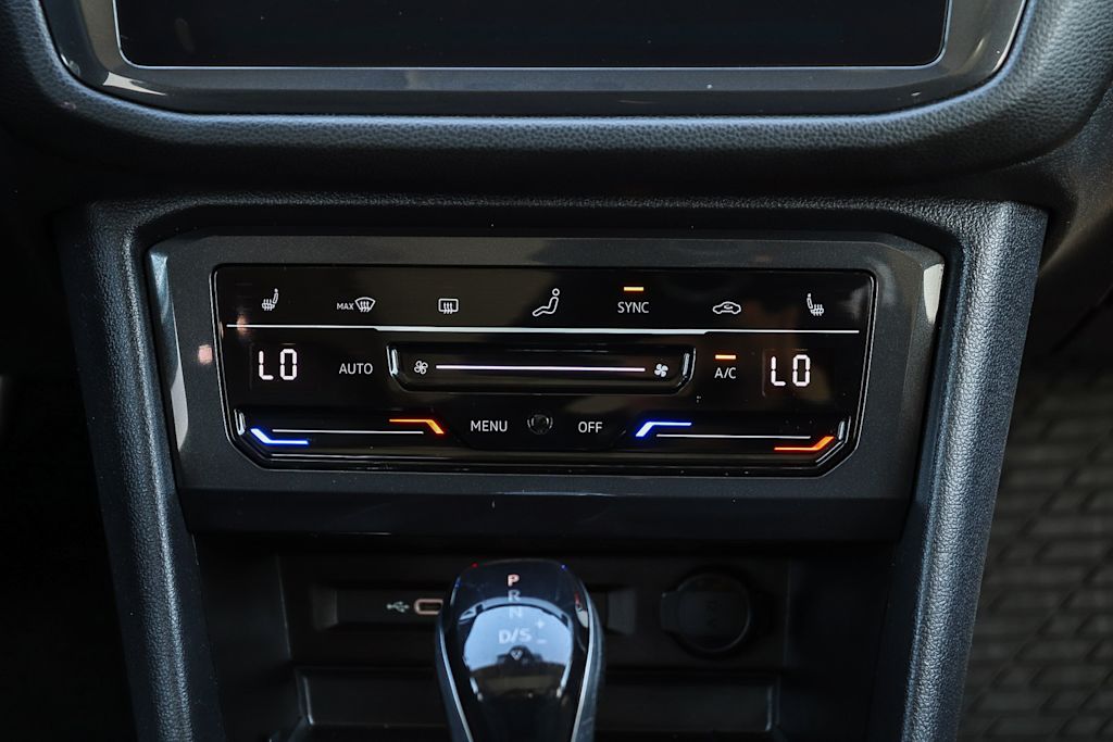 Thumbnail: 2023 Volkswagen Tiguan - 21