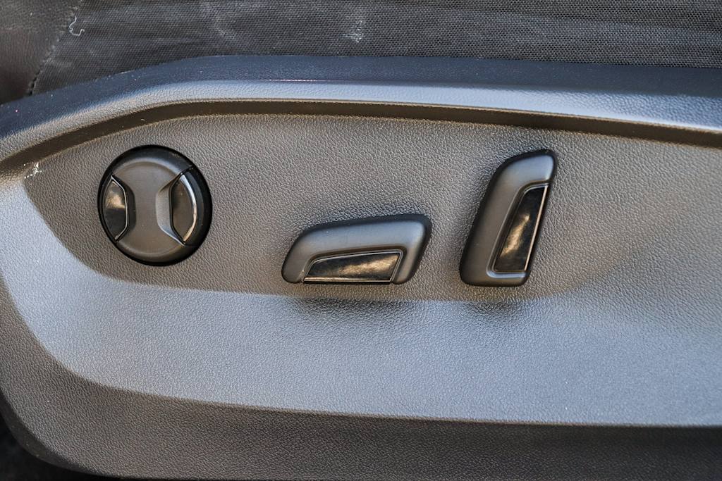 Thumbnail: 2023 Volkswagen Tiguan - 22