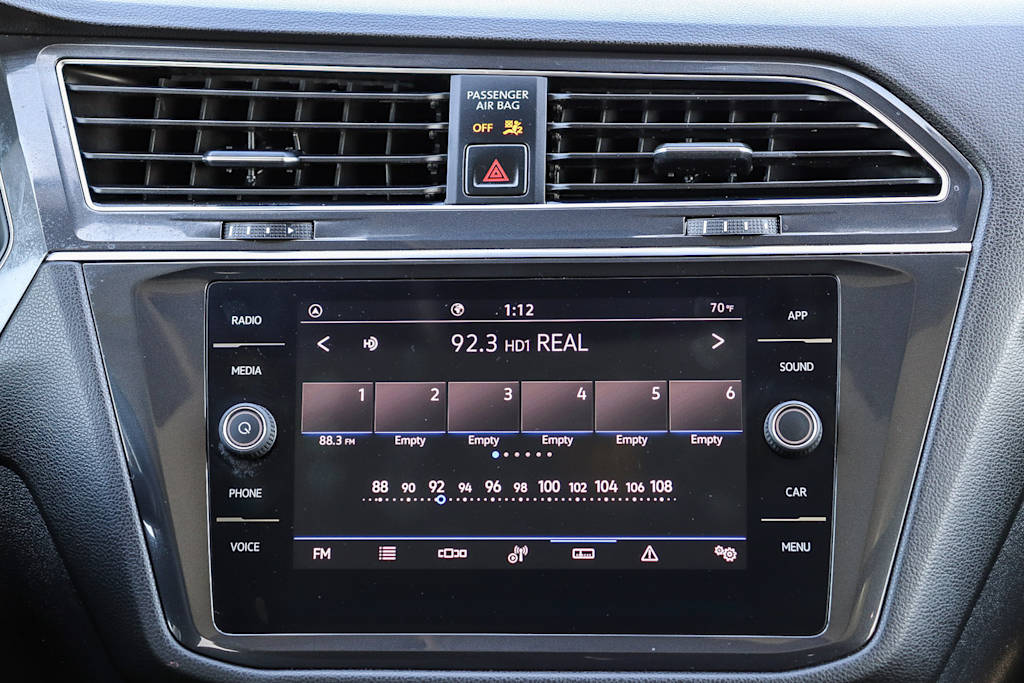 Thumbnail: 2023 Volkswagen Tiguan - 11