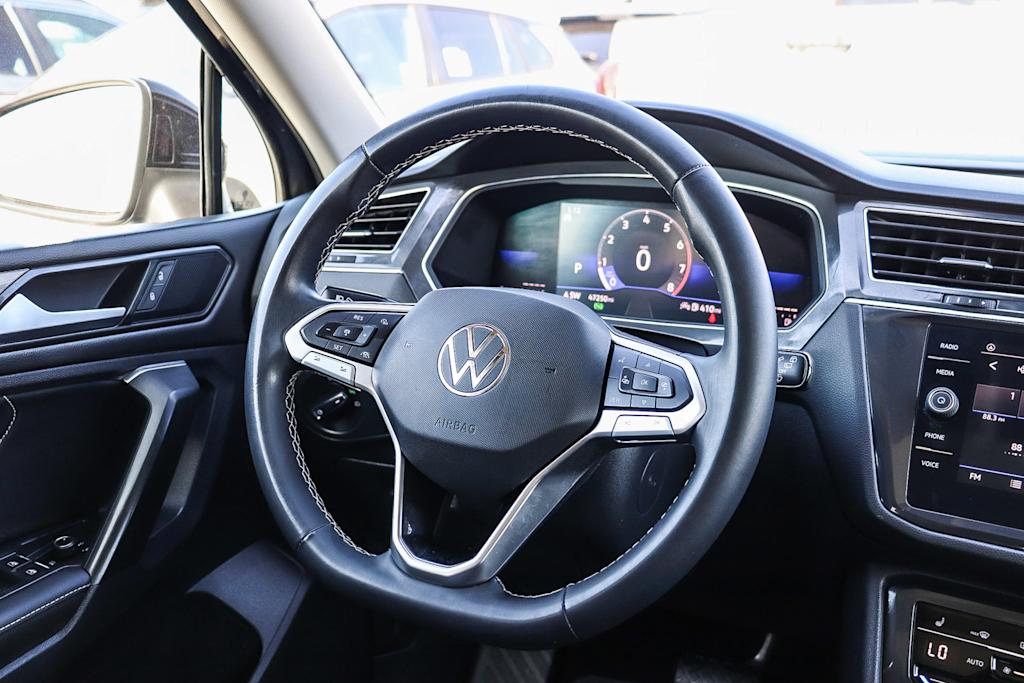 Thumbnail: 2023 Volkswagen Tiguan - 10