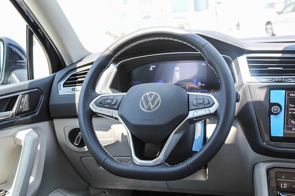 2024 Volkswagen Tiguan SE 8