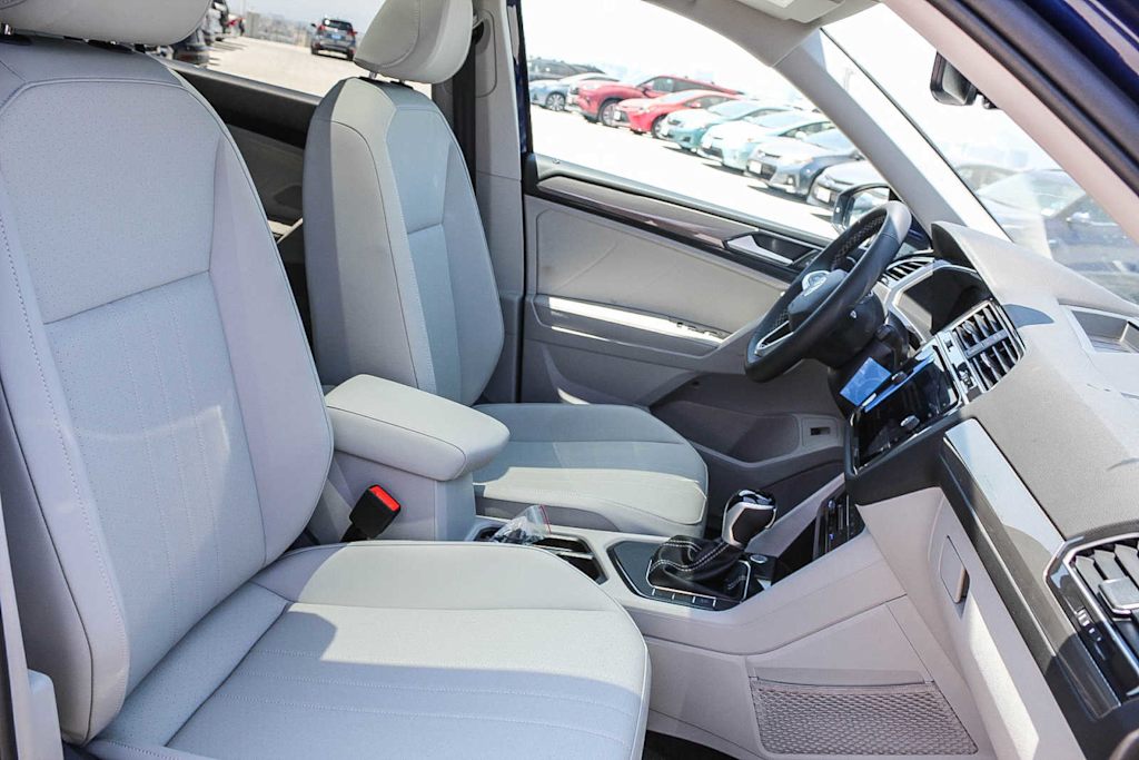 2024 Volkswagen Tiguan SE 9