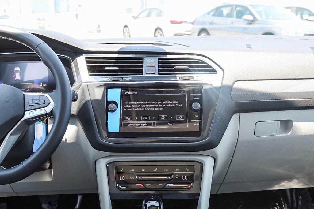 2024 Volkswagen Tiguan SE 12