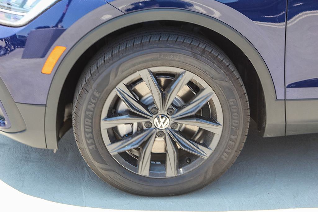 2024 Volkswagen Tiguan SE 18