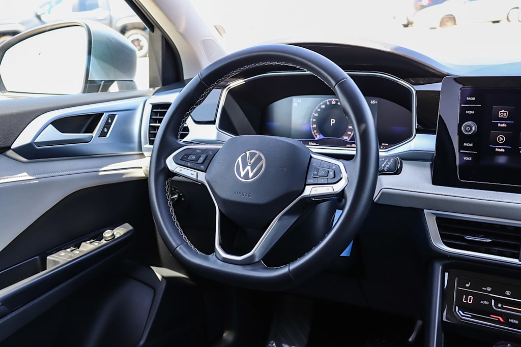 Thumbnail: 2025 Volkswagen Taos - 8