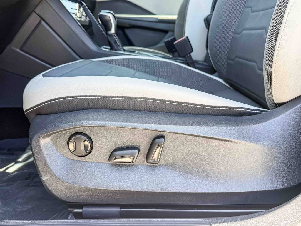 Thumbnail: 2025 Volkswagen Taos - 22