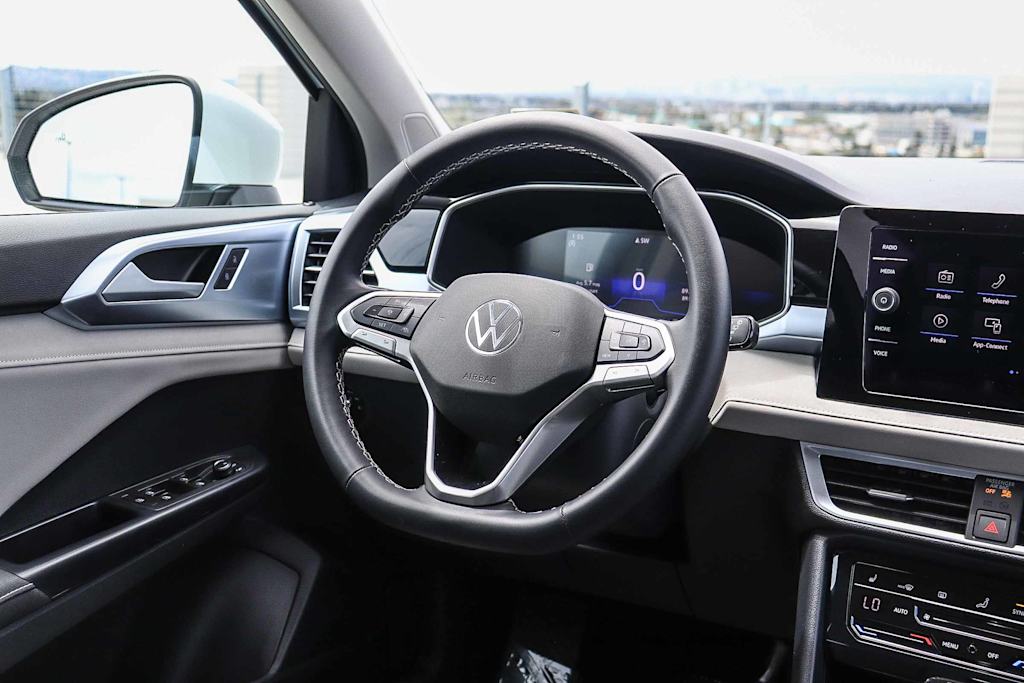 Thumbnail: 2025 Volkswagen Taos - 9