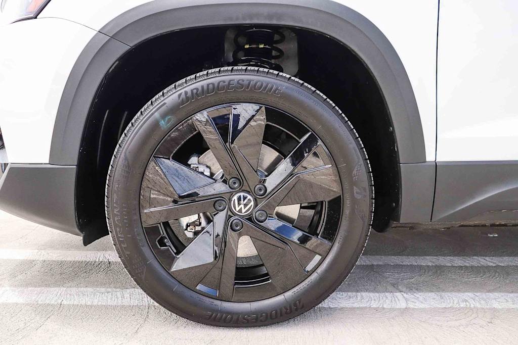 Thumbnail: 2025 Volkswagen Taos - 22