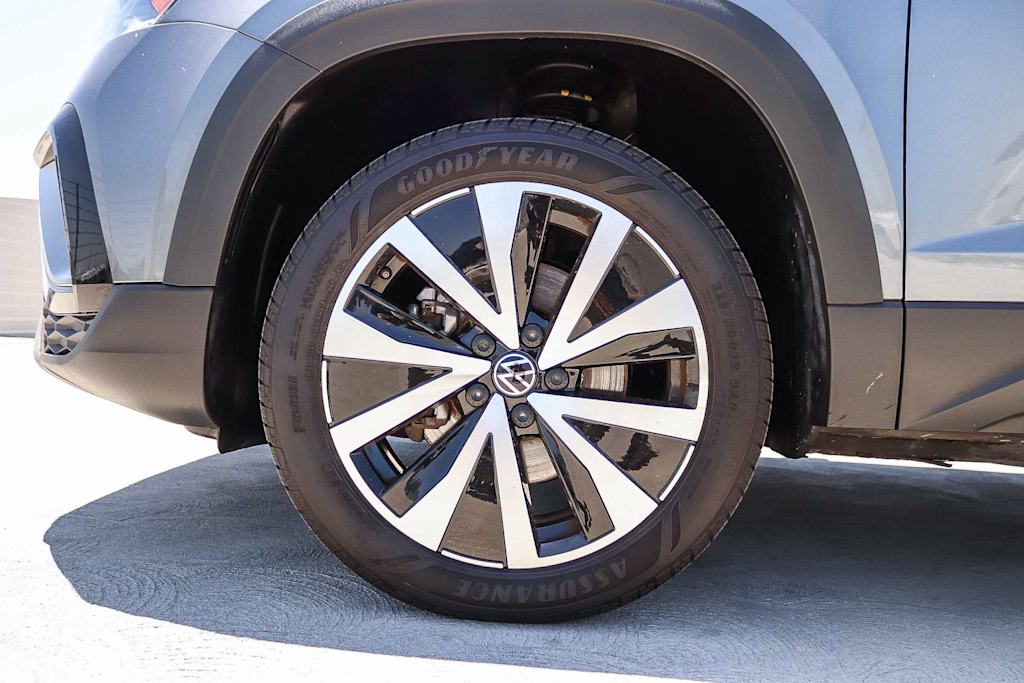 Thumbnail: 2024 Volkswagen Taos - 15