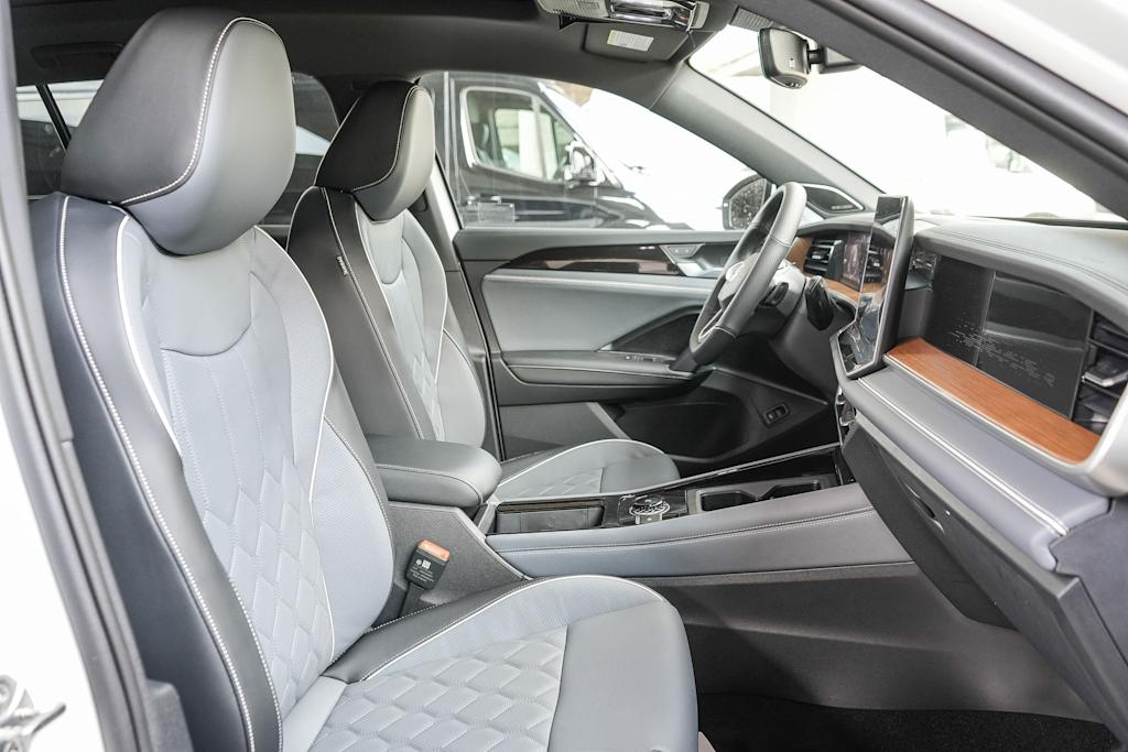 Thumbnail: 2026 Volkswagen Tiguan - 10