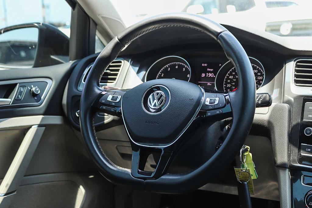 Thumbnail: 2018 Volkswagen Golf - 9
