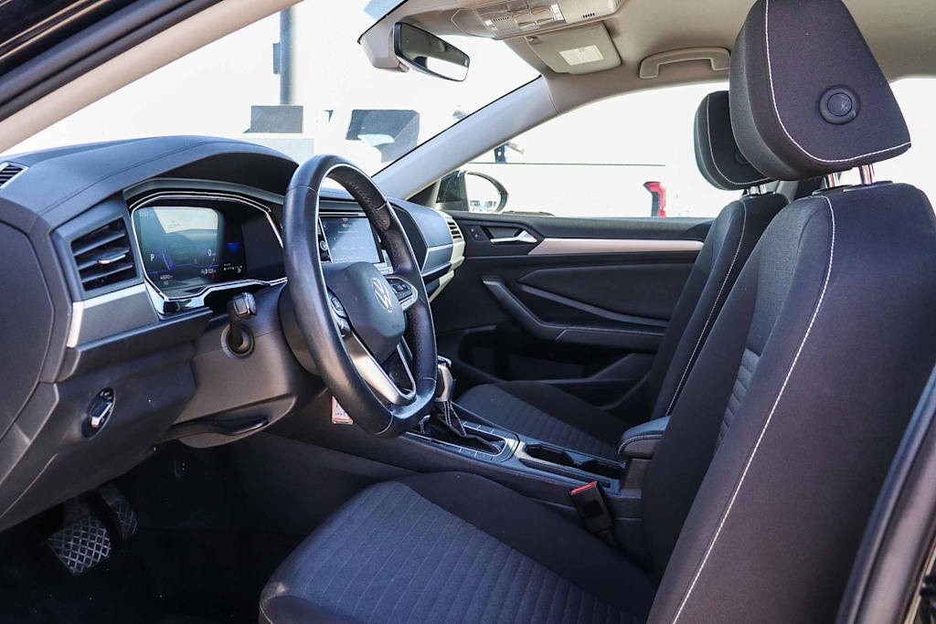 Thumbnail: 2024 Volkswagen Jetta - 9