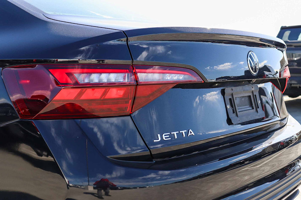 Thumbnail: 2024 Volkswagen Jetta - 18