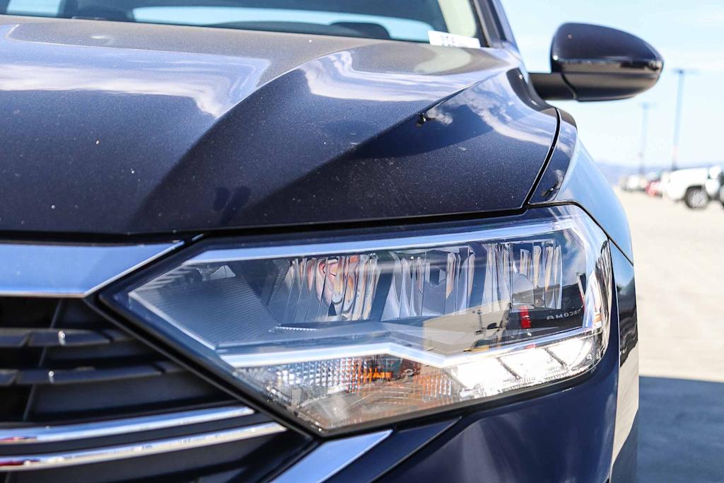 Thumbnail: 2024 Volkswagen Jetta - 17