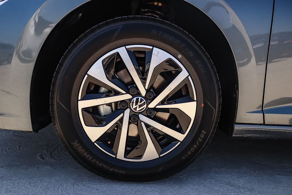 Thumbnail: 2024 Volkswagen Jetta - 21