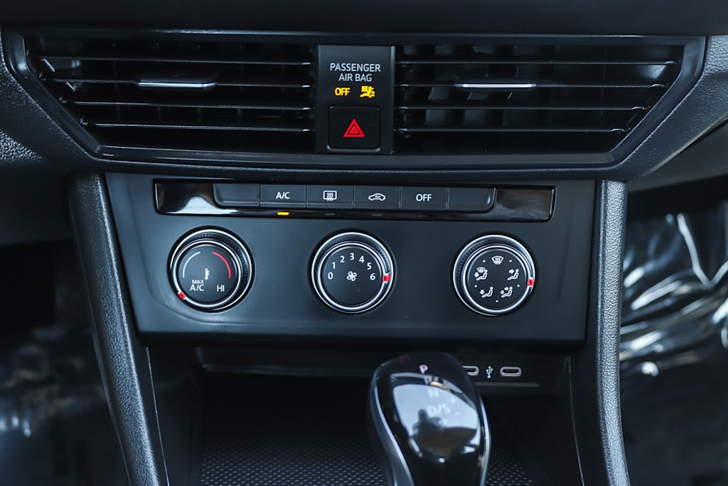 Thumbnail: 2024 Volkswagen Jetta - 22