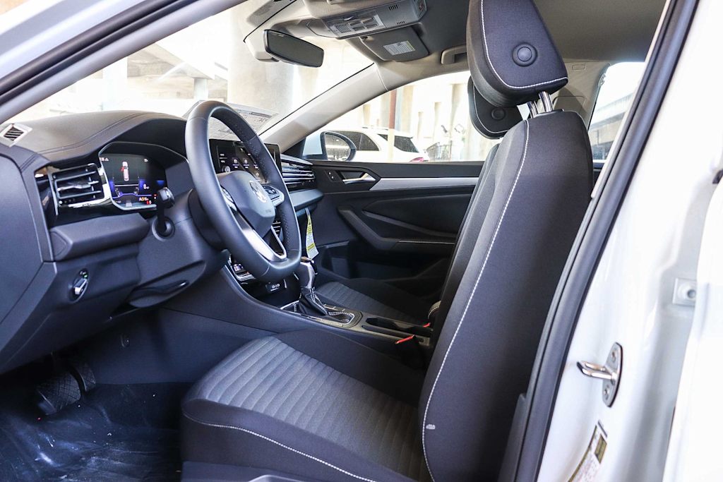 Thumbnail: 2026 Volkswagen Jetta - 10