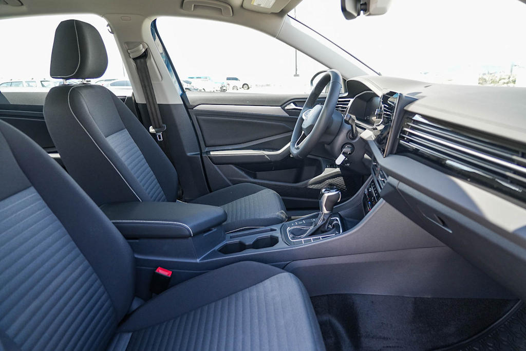 Thumbnail: 2026 Volkswagen Jetta - 9