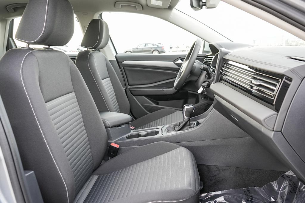 Thumbnail: 2026 Volkswagen Jetta - 9