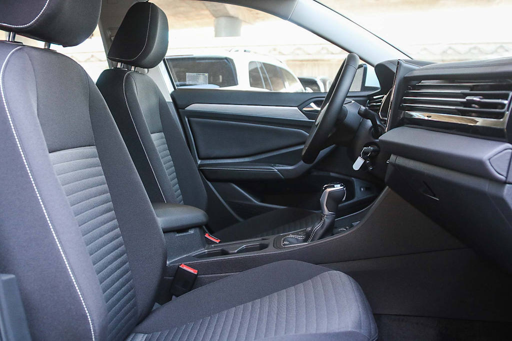 Thumbnail: 2025 Volkswagen Jetta - 10