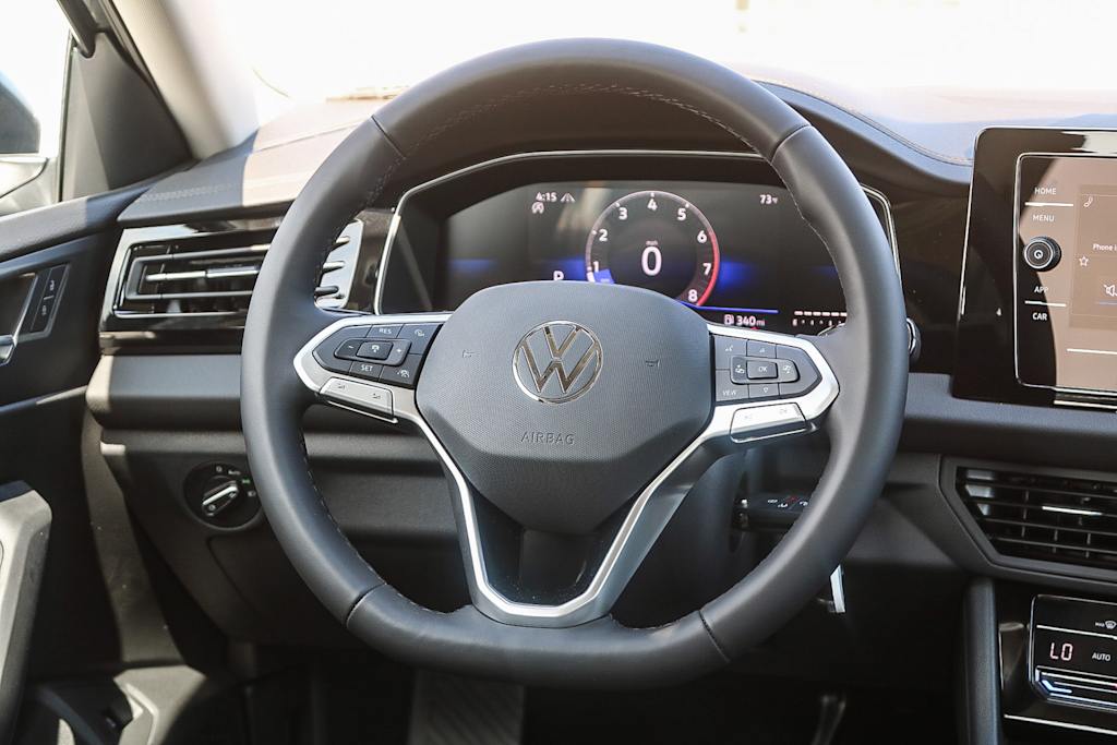 Thumbnail: 2025 Volkswagen Jetta - 12