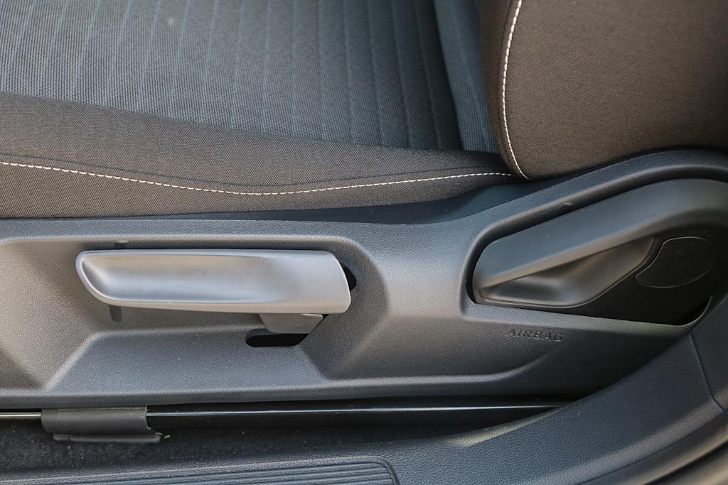 Thumbnail: 2025 Volkswagen Jetta - 23