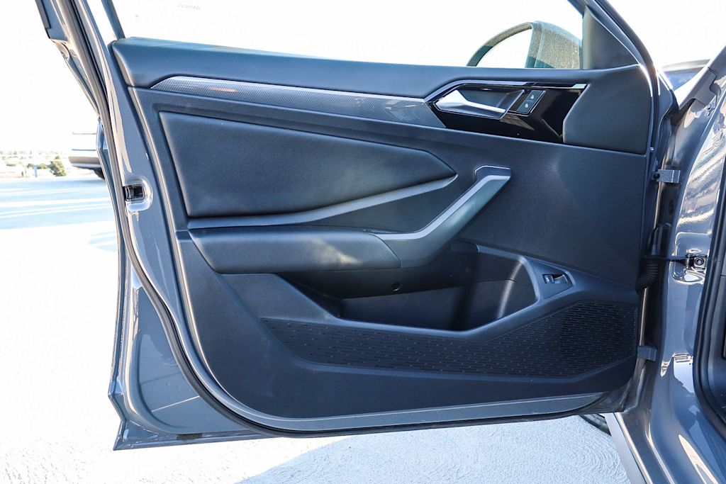 Thumbnail: 2021 Volkswagen Jetta - 25