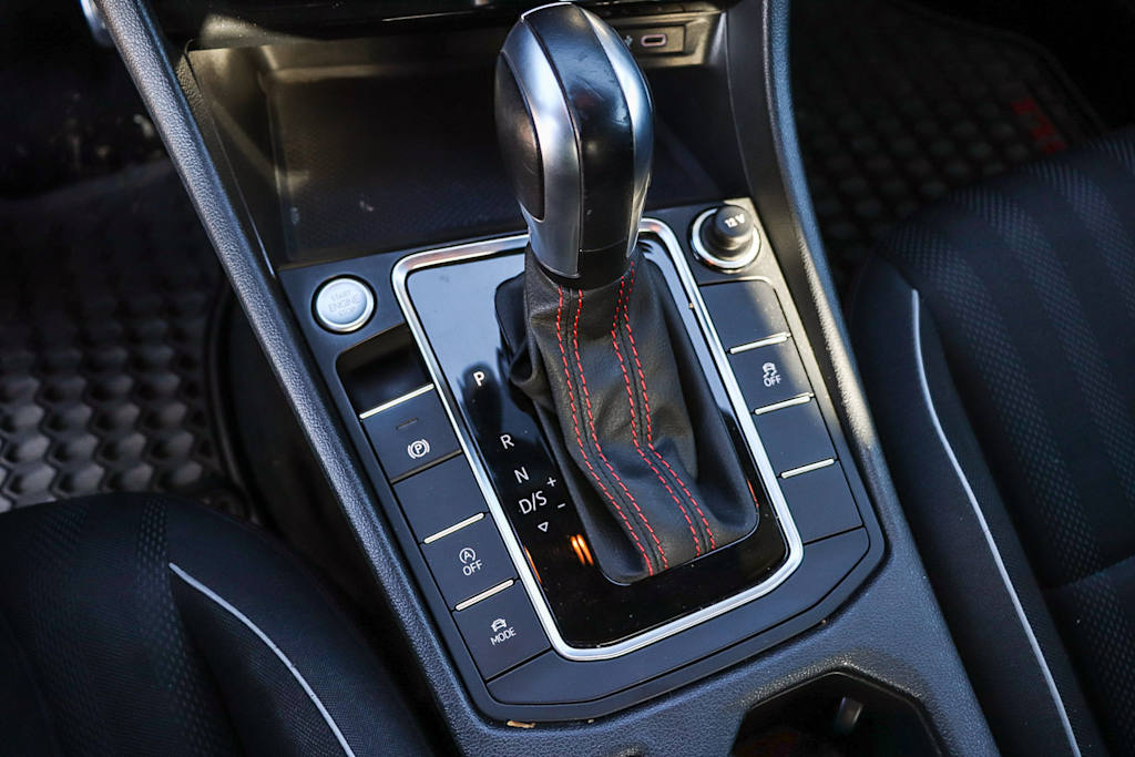 Thumbnail: 2021 Volkswagen Jetta - 14