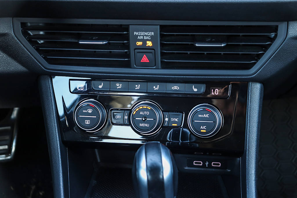 Thumbnail: 2021 Volkswagen Jetta - 23