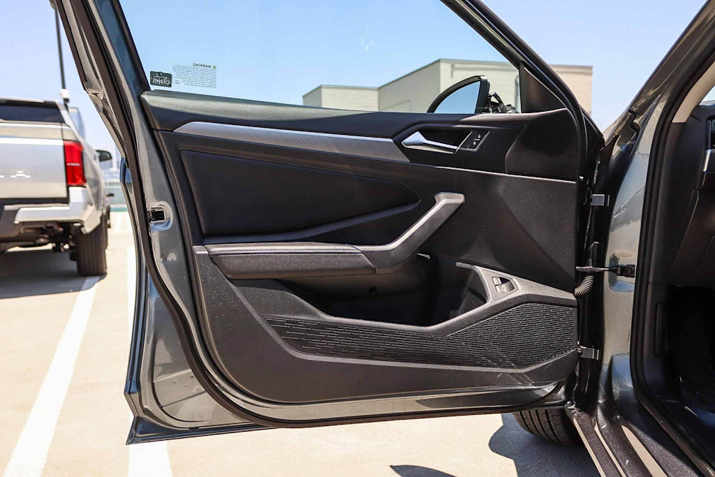 Thumbnail: 2023 Volkswagen Jetta - 24