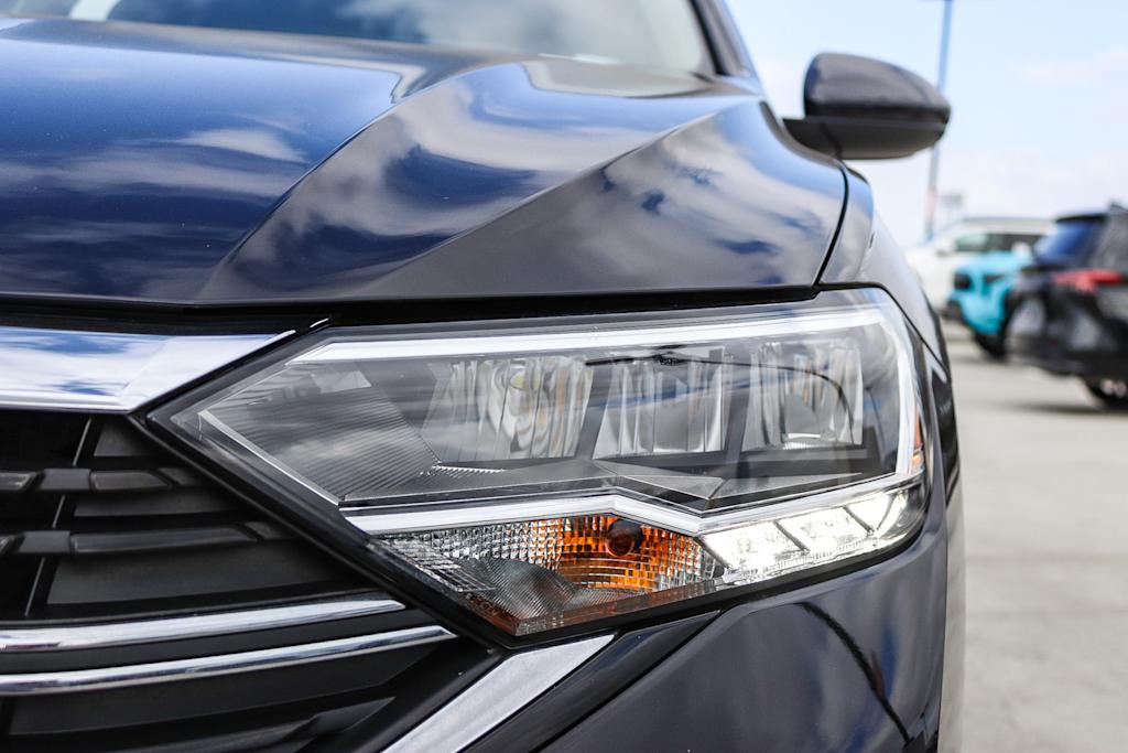 Thumbnail: 2023 Volkswagen Jetta - 19